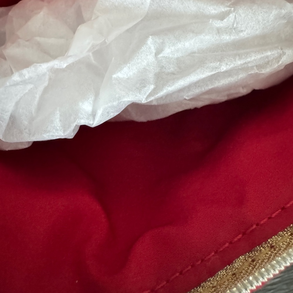 New! Dior Cosmetic Makeup Red Velvet Pouch 
Red ~ - Picture 7 of 9
